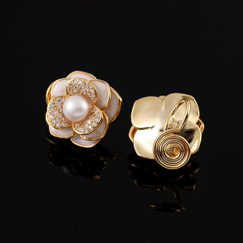 Flower Pearl Stud Earrings